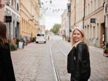 kvinde-på-gågade